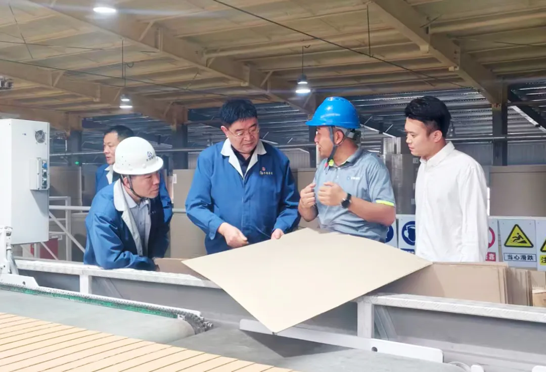 要聞 | 孫中國到新材公司督導調研微瓦項目建設